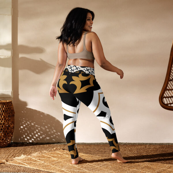 Artistic Baroque Tile Yoga Legging – White & Gold