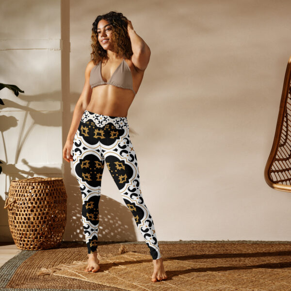 Artistic Baroque Tile Yoga Legging – White & Gold