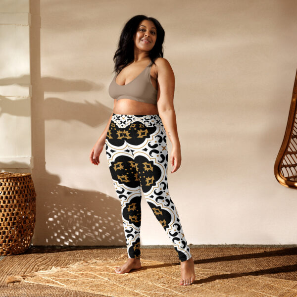 Artistic Baroque Tile Yoga Legging – White & Gold